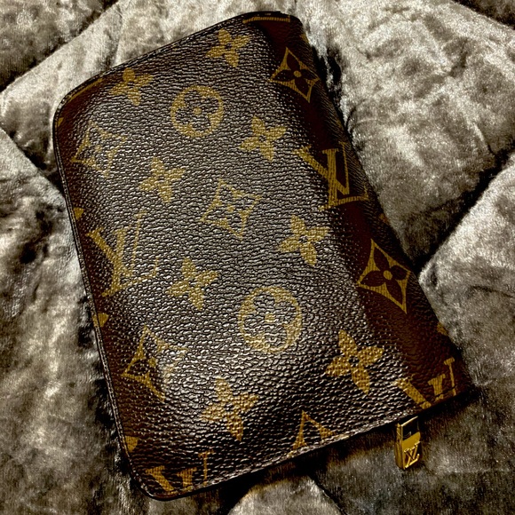 Louis Vuitton Wallet - Picture 2 of 7